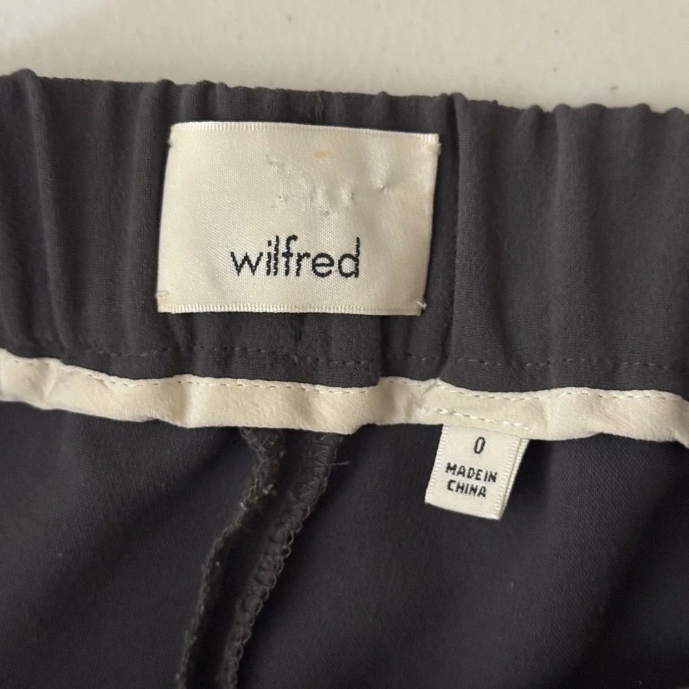 Aritzia Wilfred Darontal Pants Women Size 0 Gray Tapered Pull On Trousers